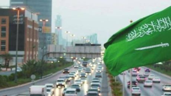 السعودية تتوعد وافدين بعقوبات وغرامات غير مسبوقة السعودية تتوعد وافدين بعقوبات وغرامات غير مسبوقة