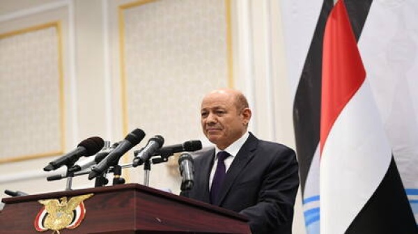 اليمن العليمي يتوعد بضرب مراكز القيادة الحوثية في مختلف الجبهات