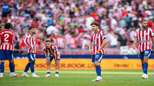 أتلتيكو مدريد يصدر بيانا شديد اللهجة ردا على تصريحات رئيس برشلونة وبشأن بيع ألفاريز أتلتيكو مدريد يصدر بيانا شديد اللهجة ردا على تصريحات رئيس برشلونة وبشأن بيع ألفاريز