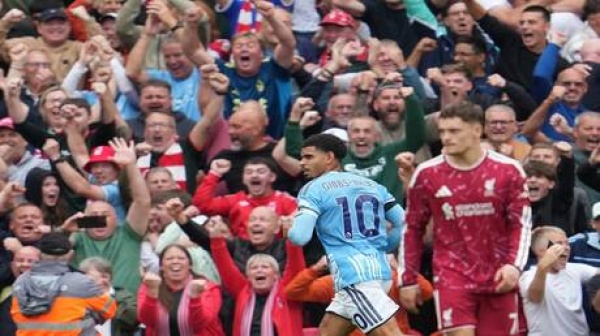 ليفربول ينجو من الهزيمة بهدف رائع في الوقت القاتل فيديو ليفربول ينجو من الهزيمة بهدف رائع في الوقت القاتل فيديو