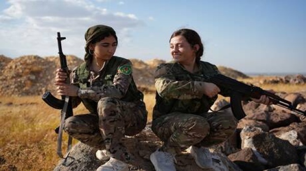 سوريا لا مكان لمقاتلات حماية المرأة في الجيش ومباحثات لدمجهن في الداخلية سوريا لا مكان لمقاتلات حماية المرأة في الجيش ومباحثات لدمجهن في الداخلية