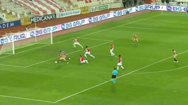 بمراوغة الروليت تيكليتش يسجل هدفا مذهلا في الدوري التركي