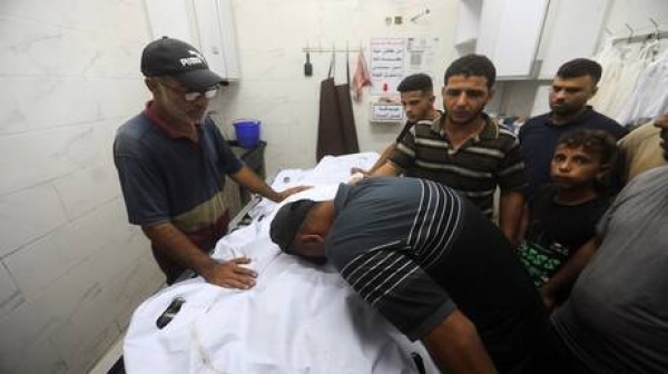 غزة الدفاع المدني ينتشل 55 جثمانا من تحت أنقاض منزل لعائلة ملكة