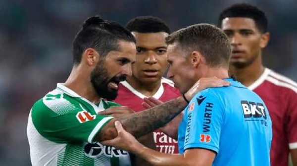 قناة ريال مدريد تشن هجوما لاذعا على التحكيم بعد الخسارة أمام ريال بيتيس فيديو قناة ريال مدريد تشن هجوما لاذعا على التحكيم بعد الخسارة أمام ريال بيتيس فيديو