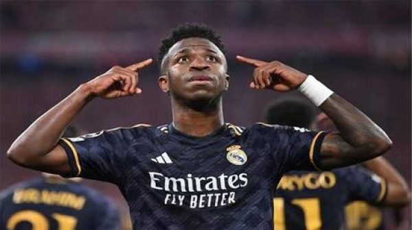 آس تسلط الضوء على أداء فينيسيوس جونيور مع ريال مدريد آس تسلط الضوء على أداء فينيسيوس جونيور مع ريال مدريد