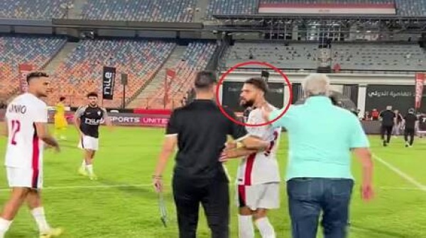 لأني لست مصريا رد فعل غريب من لاعب الزمالك محمود بنتايك فيديو لأني لست مصريا رد فعل غريب من لاعب الزمالك محمود بنتايك فيديو