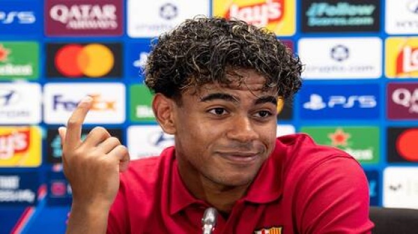 لامين جمال يفضل التتويج بدوري أوروبا على الفوز بالكرة الذهبية ويهاجم مبابي و صديقه ديمبلي فيديو لامين جمال يفضل التتويج بدوري أوروبا على الفوز بالكرة الذهبية ويهاجم مبابي و صديقه ديمبلي فيديو