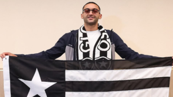كواليس جديدة في صفقة زياش النجم المغربي يصل البرازيل قبل الإعلان الرسمي كواليس جديدة في صفقة زياش النجم المغربي يصل البرازيل قبل الإعلان الرسمي