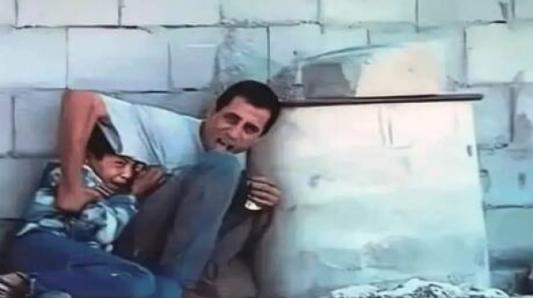 محمد الدرة في المناهج المصرية ووالده فخر يمزقه الوجع محمد الدرة في المناهج المصرية ووالده فخر يمزقه الوجع