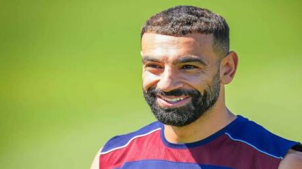 قبل لقاء كونيا سبور مشجع يفاجئ محمد صلاح فيديو قبل لقاء كونيا سبور مشجع يفاجئ محمد صلاح فيديو