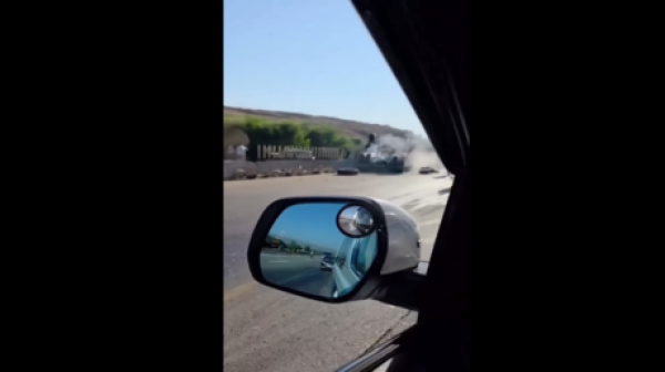 قتيل وإصابات في حادث سير جراء انقلاب صهريج نفط على طريق حمص طرطوس بسوريا فيديو قتيل وإصابات في حادث سير جراء انقلاب صهريج نفط على طريق حمص طرطوس بسوريا فيديو