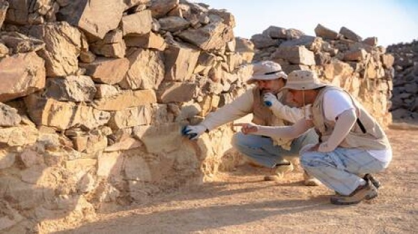 السعودية اكتشاف مسجد أثري يعود للقرن الأول هجري صور السعودية اكتشاف مسجد أثري يعود للقرن الأول هجري صور