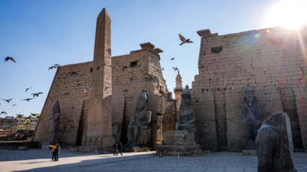 مصر توصية بتفكيك تمثال رمسيس الثاني بالكرنك