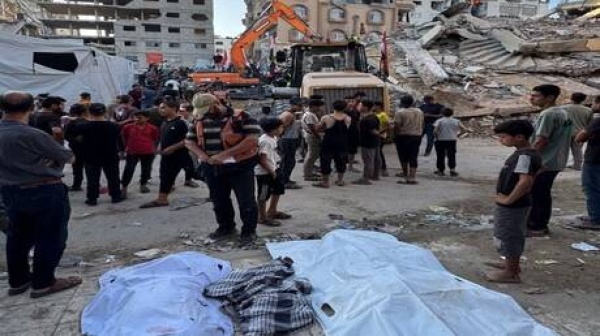 عشرات القتلى والجرحى والمفقودين بانهيار مبنى في غزة عشرات القتلى والجرحى والمفقودين بانهيار مبنى في غزة