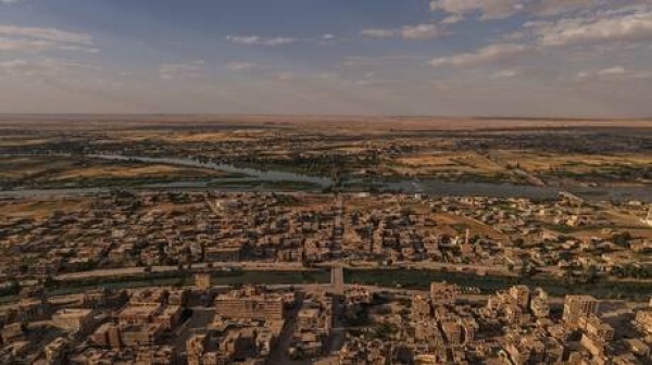 سوريا غضب عارم في ريف دير الزور الشرقي بعد قرار إلغاء مجمع الفرات التربوي سوريا غضب عارم في ريف دير الزور الشرقي بعد قرار إلغاء مجمع الفرات التربوي