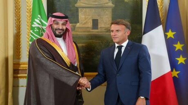 محمد بن سلمان وماكرون يبحثان مستجدات المنطقة محمد بن سلمان وماكرون يبحثان مستجدات المنطقة
