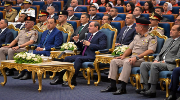السيسي يحذر المصريين ما حدث في 2011 لم ينته بعد ومصر الناجي الوحيد بالمنطقة السيسي يحذر المصريين ما حدث في 2011 لم ينته بعد ومصر الناجي الوحيد بالمنطقة
