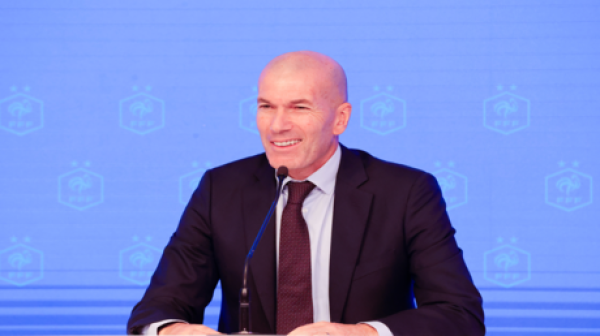 زيدان يكشف قائمته الأولى مع منتخب فرنسا زيدان يكشف قائمته الأولى مع منتخب فرنسا