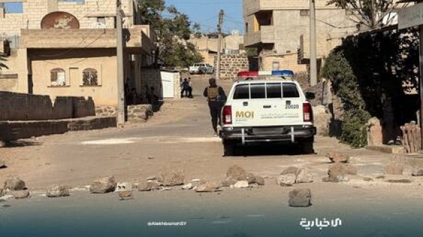 الأمن السوري يعلن توقيف متهم رئيسي في مقتل 3 عناصر بالشرطة في الصنمين الأمن السوري يعلن توقيف متهم رئيسي في مقتل 3 عناصر بالشرطة في الصنمين