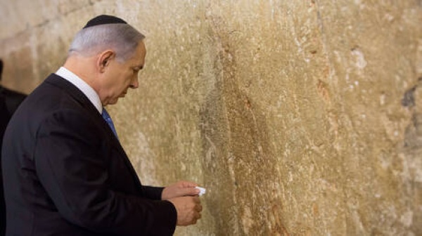 نتنياهو يصلي في القدس وسط حراسة مشددة