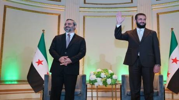 أحمد الشرع يتحدث عن إعجاز ومراهنة بعض لا يحب الخير لسوريا على تقسيمها أحمد الشرع يتحدث عن إعجاز ومراهنة بعض لا يحب الخير لسوريا على تقسيمها