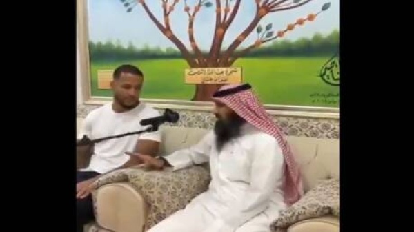 قطر لاعب نيجيري يشهر إسلامه فيديو قطر لاعب نيجيري يشهر إسلامه فيديو