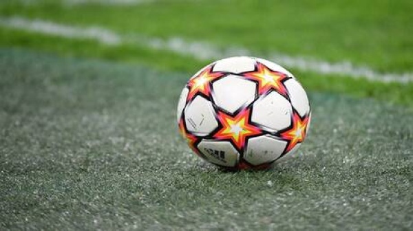 بدوا مثل عمال تنظيف المداخن قصة أول مباراة كرة قدم في روسيا