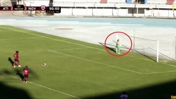 ظل متفرجا حارس مرمى يرفض التصدي لركلة جزاء فيديو ظل متفرجا حارس مرمى يرفض التصدي لركلة جزاء فيديو