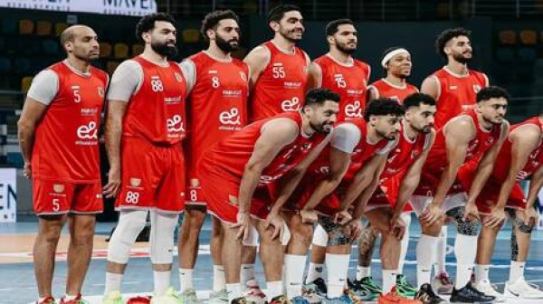 غرامة مالية وإيقاف الأهلي المصري يوجه ضربة قوية إلى نجم من نجومه