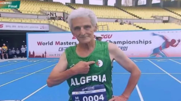بعمر 92 عاما جزائري يخطف الأنظار في بطولة العالم