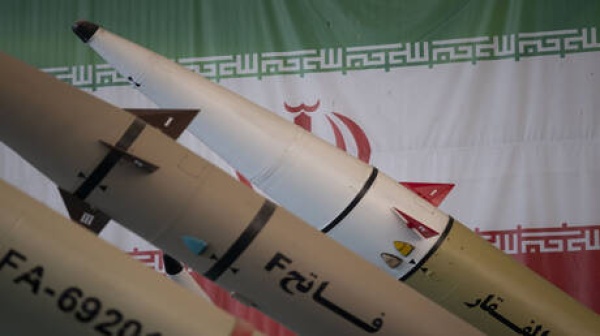 العميد الإيراني شكارجي يوجه نصيحة إلى الدول الإسلامية المجاورة ويؤكد لم نهاجم حتى الآن سيادتكم العميد الإيراني شكارجي يوجه نصيحة إلى الدول الإسلامية المجاورة ويؤكد لم نهاجم حتى الآن سيادتكم