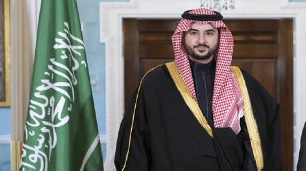 عقب رسالة الملك محمد السادس وزير الدفاع السعودي ونظيره المغربي يبحثان تعزيز التعاون الدفاعي عقب رسالة الملك محمد السادس وزير الدفاع السعودي ونظيره المغربي يبحثان تعزيز التعاون الدفاعي