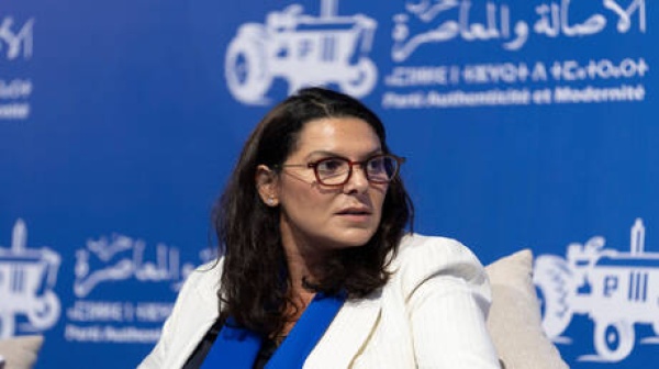العاهل المغربي يكلف فاطمة الزهراء المنصوري برئاسة الحكومة كأول امرأة تتقلد هذا المنصب في البلاد العاهل المغربي يكلف فاطمة الزهراء المنصوري برئاسة الحكومة كأول امرأة تتقلد هذا المنصب في البلاد