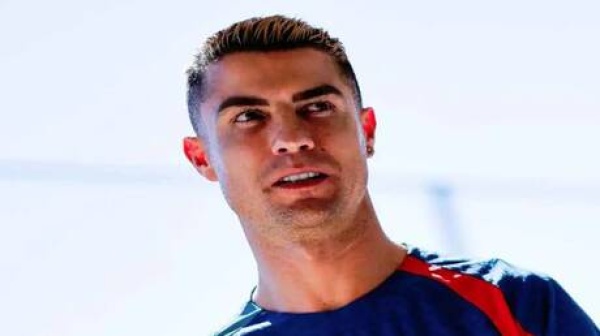 الاتحاد البرتغالي يحسم الجدل سبب غياب كريستيانو رونالدو عن تدريبات منتخب البرتغال الاتحاد البرتغالي يحسم الجدل سبب غياب كريستيانو رونالدو عن تدريبات منتخب البرتغال