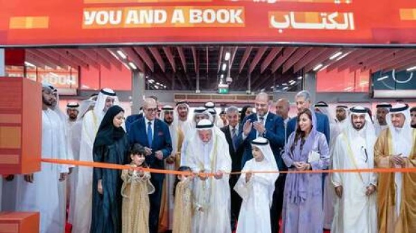 من القاهرة إلى الشارقة ماذا ينقص معارض الكتاب العربية لتصبح صناعة لا موسما من القاهرة إلى الشارقة ماذا ينقص معارض الكتاب العربية لتصبح صناعة لا موسما