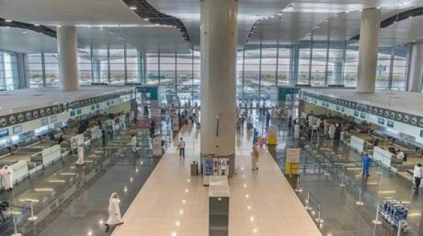 السعودية مطار الملك خالد يدعو المسافرين للتحقق من رحلاتهم قبل التوجه إليه