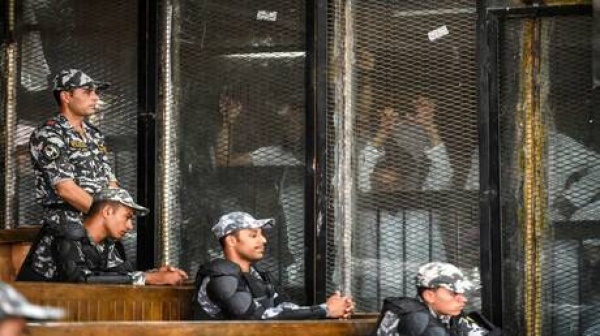 الجنايات المصرية تصدر حكما مشددا بحق 8 متهمين في قضية إرهاب الجنايات المصرية تصدر حكما مشددا بحق 8 متهمين في قضية إرهاب