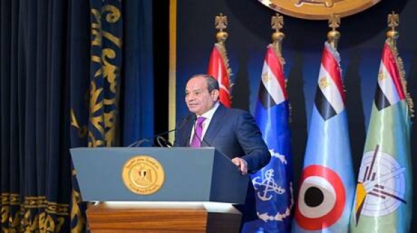 السيسي يعلق لأول مرة على إمكانية تعديل الدستور وتمديد رئاسته السيسي يعلق لأول مرة على إمكانية تعديل الدستور وتمديد رئاسته