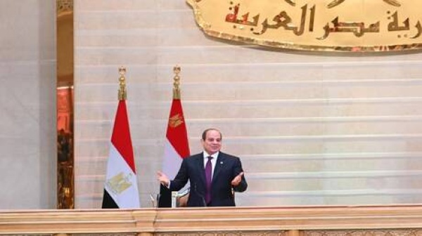 السيسي يصدر قرارا بعد جلسة طارئة لمجلس النواب المصري وسط انتقادات حادة السيسي يصدر قرارا بعد جلسة طارئة لمجلس النواب المصري وسط انتقادات حادة