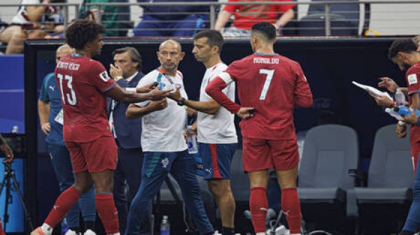 أنا ممنوع من التعليق نجم البرتغال يتورط مع الإعلام بسبب أزمة رونالدو