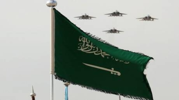 السعودية إصابة مقيم وتضرر مصلى ومركبات إثر سقوط شظايا صاروخ في عسير أطلقه الحوثيون