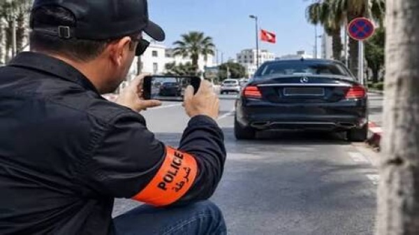تونس شرطة مرور تتخفى بزي مدني لضبط السائقين المخالفين تونس شرطة مرور تتخفى بزي مدني لضبط السائقين المخالفين