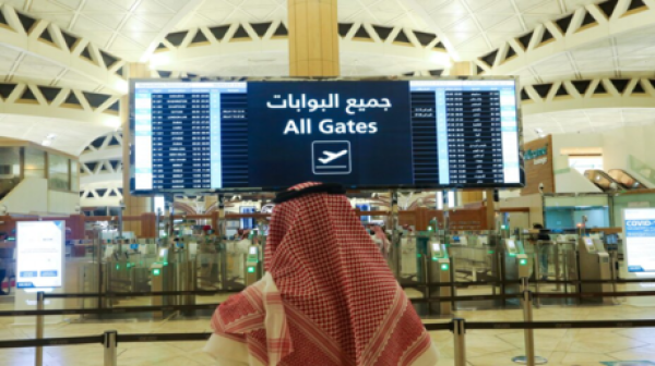 الحوثيون يعلنون شن هجمات على مطارات بالسعودية والتحالف يعلن اعتراض صاروخين فوق الرياض وخميس مشيط