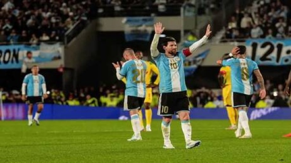 رد فعل لاعبي الأرجنتين خلال كلمات ميسي الوداعية فيديو رد فعل لاعبي الأرجنتين خلال كلمات ميسي الوداعية فيديو