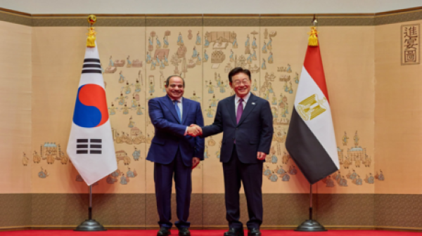 سيئول السيسي يؤكد قضية وجودية لمصر ويعلن عن شراكة استراتيجية مع كوريا سيئول السيسي يؤكد قضية وجودية لمصر ويعلن عن شراكة استراتيجية مع كوريا