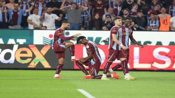 أردا توران يرفض شيكا مفتوحا من رئيس طرابزون سبور