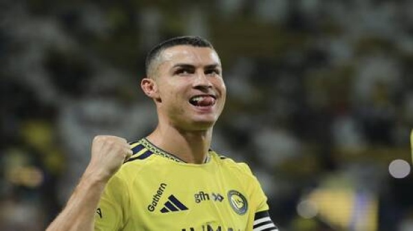 بدأ العد التنازلي رونالدو يقترب من الـ1000 هدف ويقود النصر نحو إنجاز الـ100 مباراة