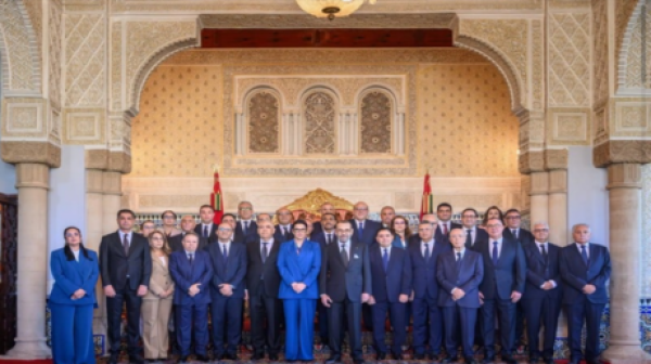 برئاسة المنصوري أول حكومة مغربية تراسها امرأة بـ 32 عضوا و7 نساء وحقيبة للذكاء الاصطناعي