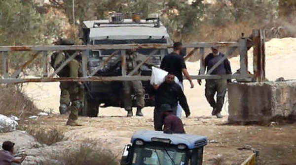 اعتقال 8 مستوطنين بعد اعتداءات على مصورة أمريكية ودبلوماسيين أوروبيين بالضفة اعتقال 8 مستوطنين بعد اعتداءات على مصورة أمريكية ودبلوماسيين أوروبيين بالضفة