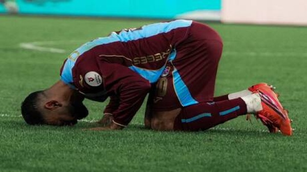 بشكتاش يكتوي بنيران توفان وصلاح فيديو بشكتاش يكتوي بنيران توفان وصلاح فيديو